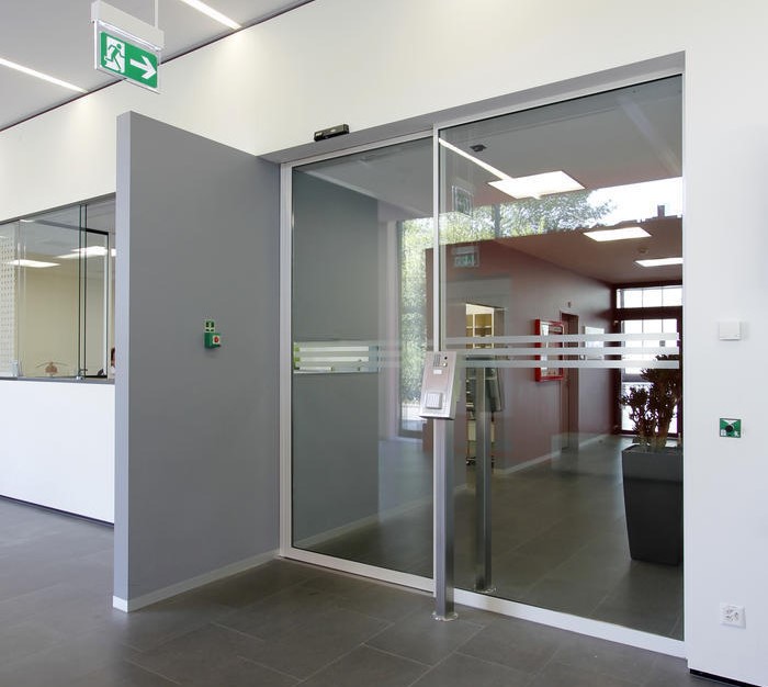 avtomatska vrata za evakuacijske - bežalne poti