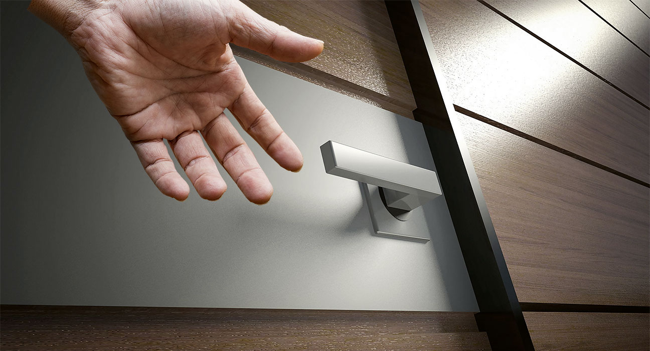 avtomatska vrata za več higiene